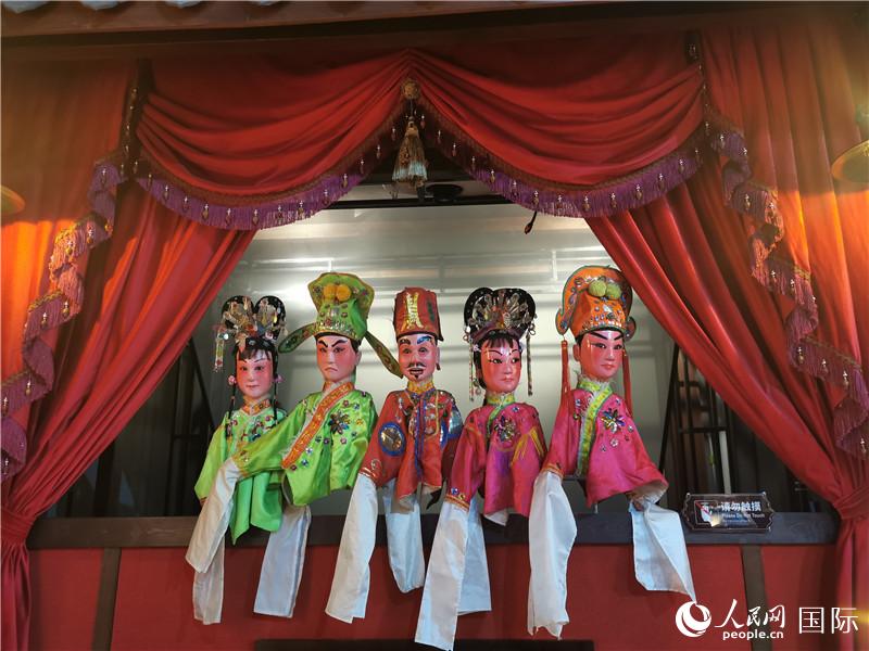 3D公仔戲臺。人民網記者 符園園攝