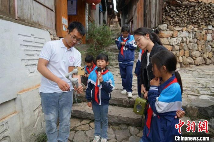 杜曉帆與該中心教師團隊積極探索文化遺產方法論,深耕鄉村遺產領域。 復旦大學國土與文化資源研究中心供圖