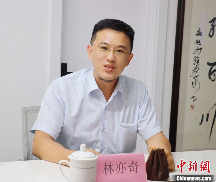 臺(tái)灣創(chuàng)新聯(lián)合建筑協(xié)會(huì)理事長(zhǎng)林亦奇講述設(shè)立驛站愿景。 吳允杰 攝