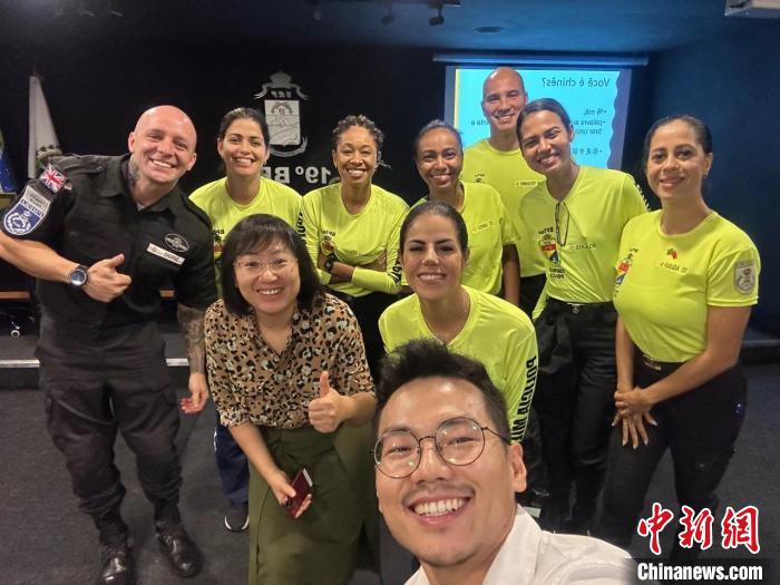 里約旅游警察上中文課。 里約熱內盧天主教大學孔子學院供圖