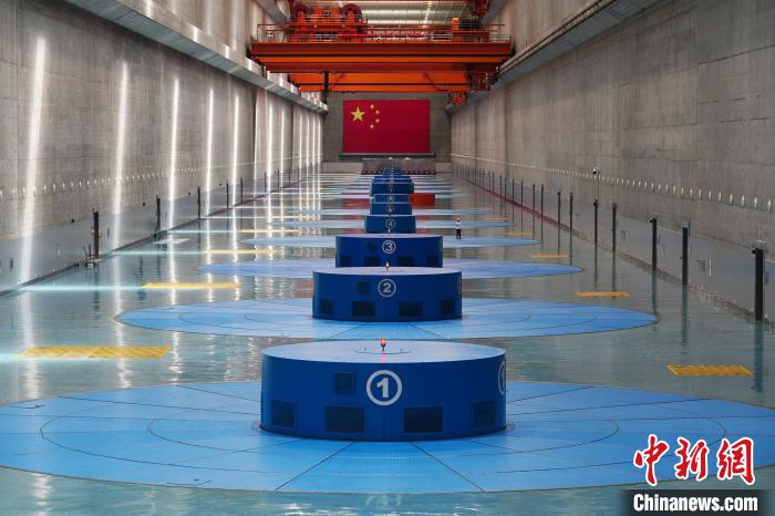 三峽左岸電廠。 陳旋 攝