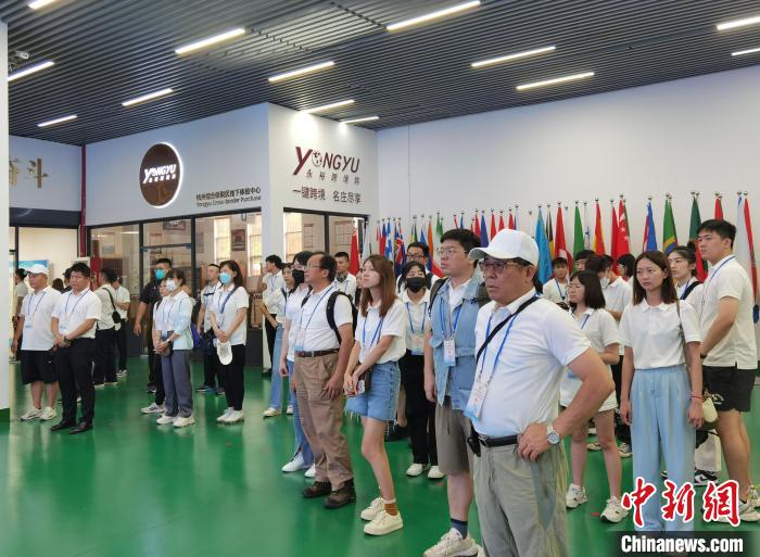 臺灣青年參訪浙江。 鮑夢妮 攝