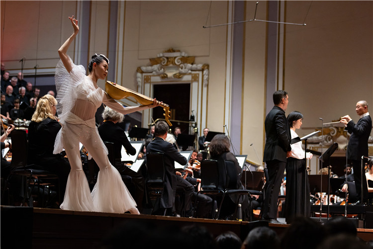 圖8月5日，2023愛丁堡國際藝術節開幕式音樂會《慈悲頌》的演出現場。藝術節組委會供圖