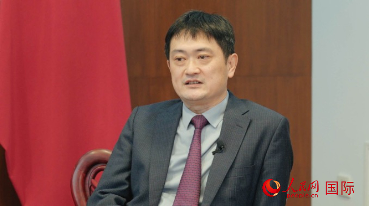 中國駐阿根廷使館代辦孫怡接受人民網專訪。人民網記者 張若涵攝