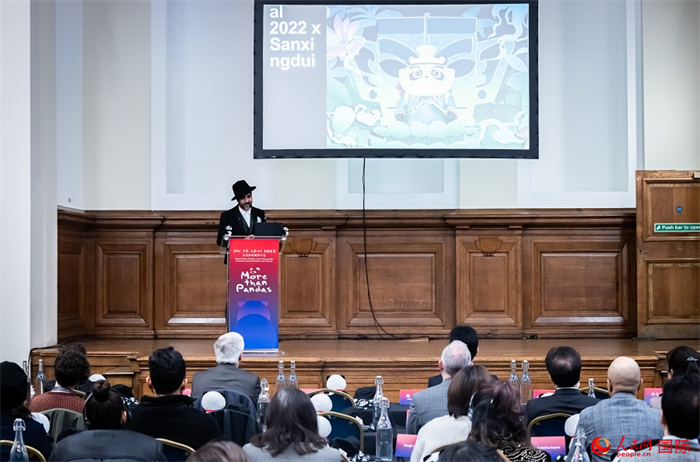 城市建筑與文化創意設計師卡姆·帕尼薩講述他和四川的故事。人民網 郭錦標攝