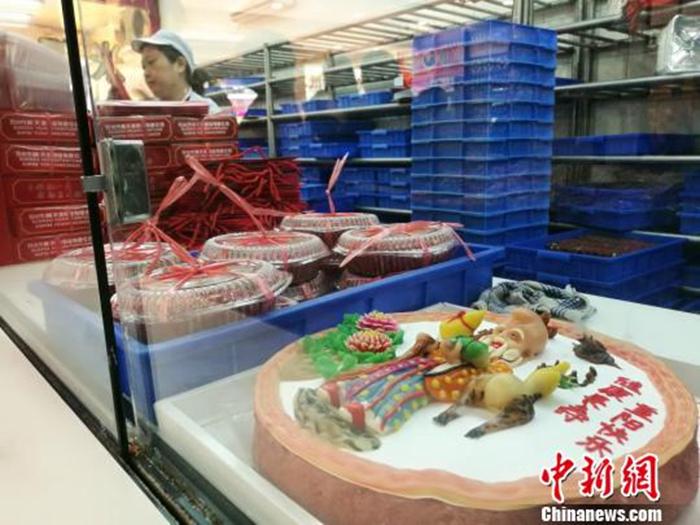 資料圖：等待銷售的重陽糕。　鐘升 攝