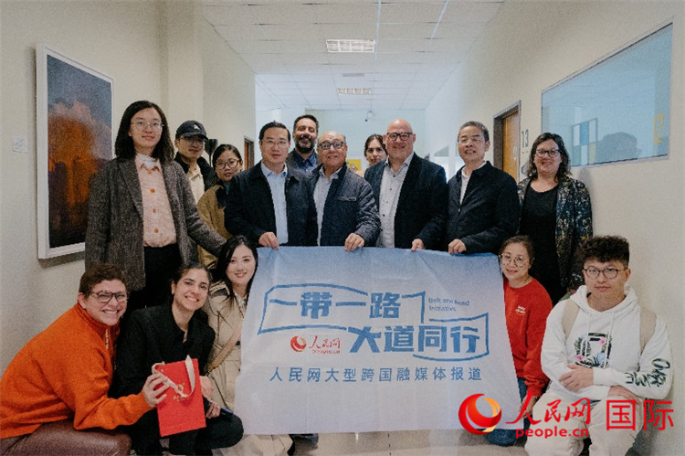 人民網“一帶一路 大道同行”大型跨國融媒體報道組走進烏拉圭。人民網記者 張若涵攝