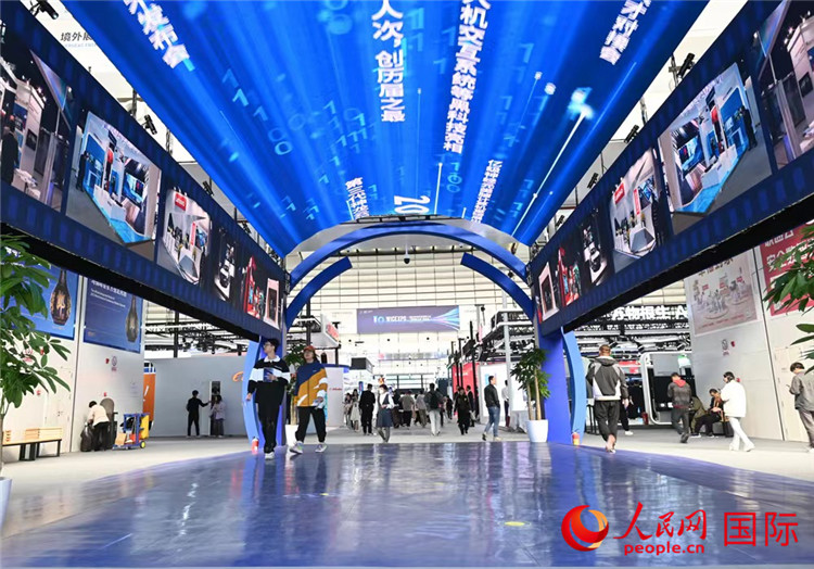 11月7日上午，2023年世界互聯網大會“互聯網之光”博覽會在浙江烏鎮開幕。人民網記者 葉賓得攝