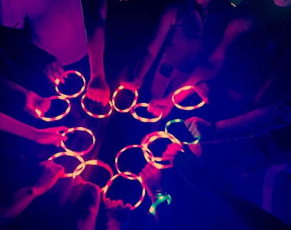 圖為玩家佩戴的手環。受訪者供圖