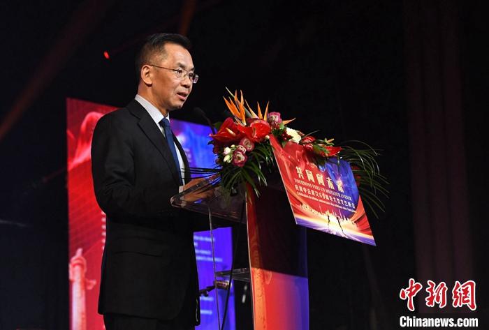 當地時間1月16日晚，以“共同向未來”為題的慶祝中法建交60周年大型文藝晚會在巴黎舉辦。中國駐法國大使盧沙野出席晚會并致辭。 <a target='_blank' href='/' _fcksavedurl='/'><p  align=