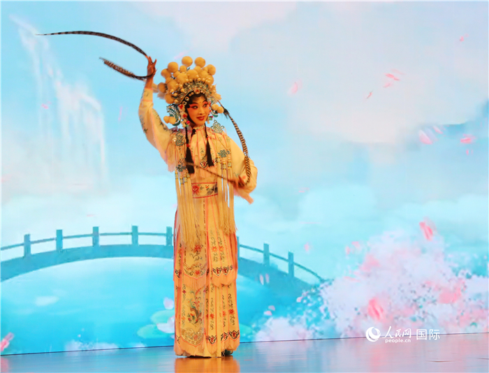 四川省成都市川劇研究院帶來了精彩的川劇演出。人民網記者 李志偉攝