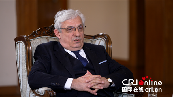 (駐華大使看中國兩會)土耳其駐華大使:新質生產力將助推中國高質量發展_fororder_f7c5b4fe0544460aa7f56a6619a06f7b_副本