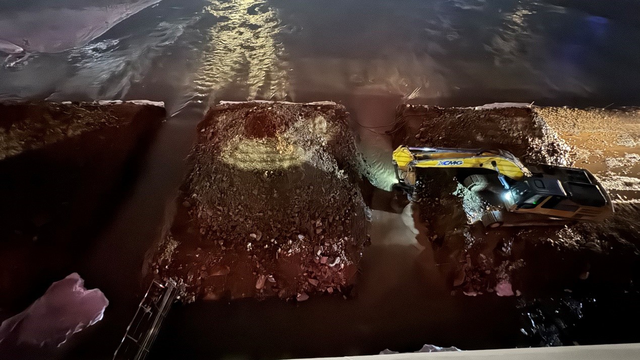 搶險現場 中建六局交通建設公司阿斯塔納輕軌項目供圖