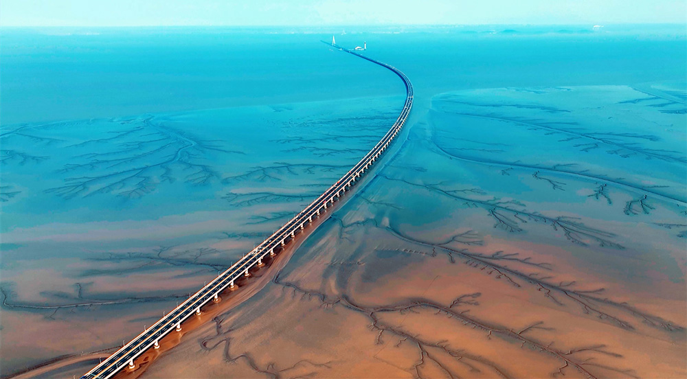 錯(cuò)落有致的溝壑與灘涂地貌有機(jī)融合,勾勒出形態(tài)各異的“灘涂丹青”。虞昌勝攝