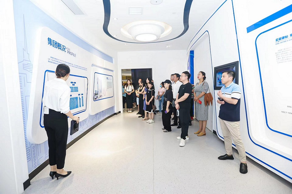 見(jiàn)面會(huì)參與人員在了解項(xiàng)目情況。單位供圖