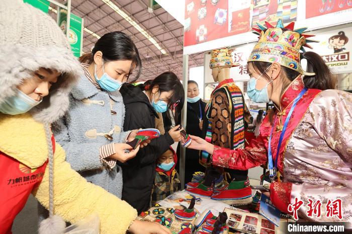 西藏瓊結赴襄陽參加漢江流域農業博覽會，農特產品受青睞(資料圖) 湖北省援藏辦供圖