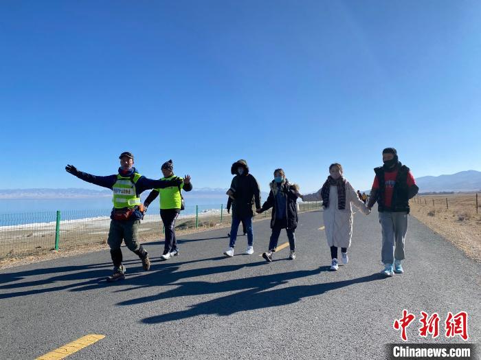 圖為徒步現場。　李江寧 攝