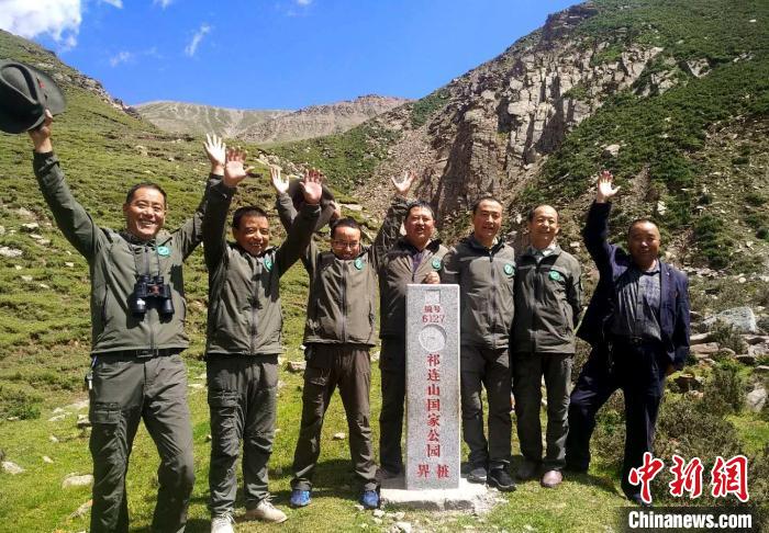 圖為管護員們難得的一次合影。受訪者供圖