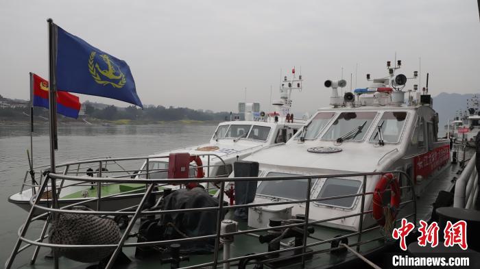 聯(lián)合巡江守護(hù)活動(dòng)現(xiàn)場。　江安縣融媒體中心 攝