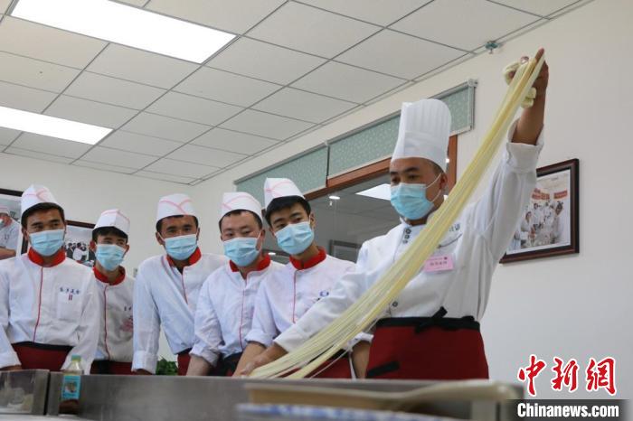 甘肅推特色企業新型學徒制培訓:企校合作、工學交替