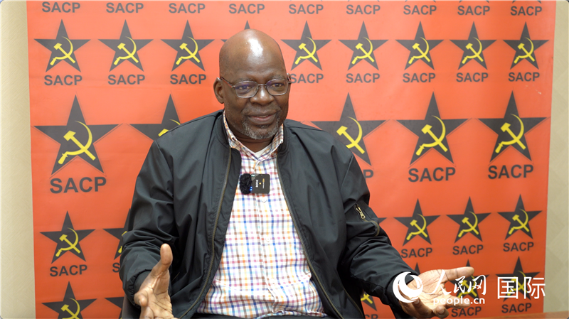 南非共產黨總書記索利 馬派拉接受人民網記者采訪。人民網 劉暢攝