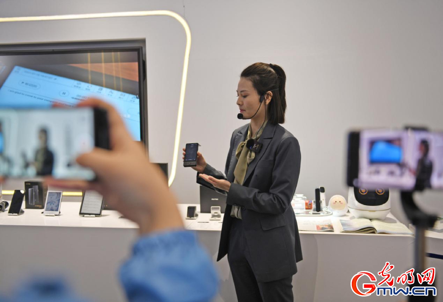 組圖丨AI、網絡安全、跨境電商……數字經濟如此 “陜”耀