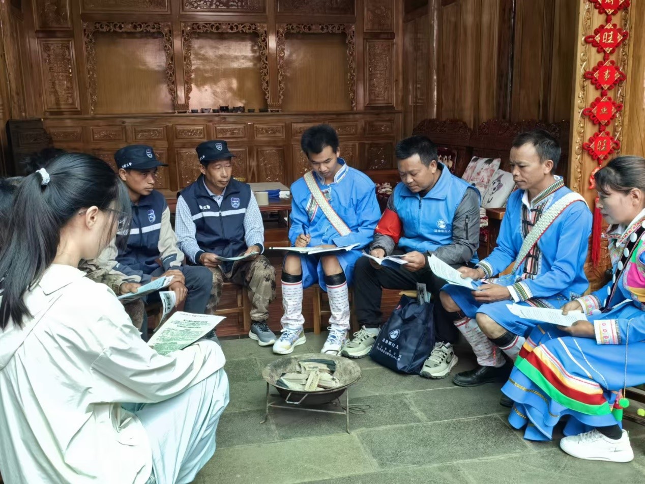 騰沖市猴橋鎮(zhèn)猴橋村國門新村舉辦火塘?xí)H嗣窬W(wǎng)記者 孝金波攝