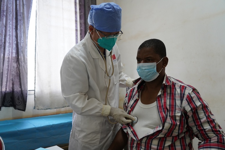 第20批援中非中國(guó)醫(yī)療隊(duì):不以山海為遠(yuǎn) 傳播仁心仁術(shù)