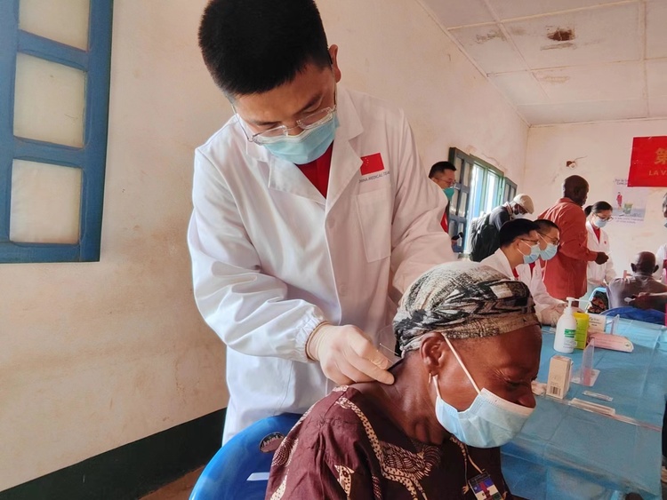 第20批援中非中國(guó)醫(yī)療隊(duì):不以山海為遠(yuǎn) 傳播仁心仁術(shù)