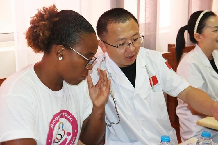 資訊有故事丨援外醫(yī)療隊(duì)員的中秋心愿:“為更多有需要的人送去健康與希望”