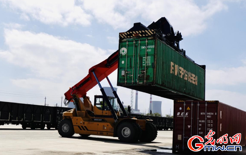 發(fā)現(xiàn)最美鐵路|鐵龍奔騰!抒寫(xiě)中歐班列草原絲路新篇章