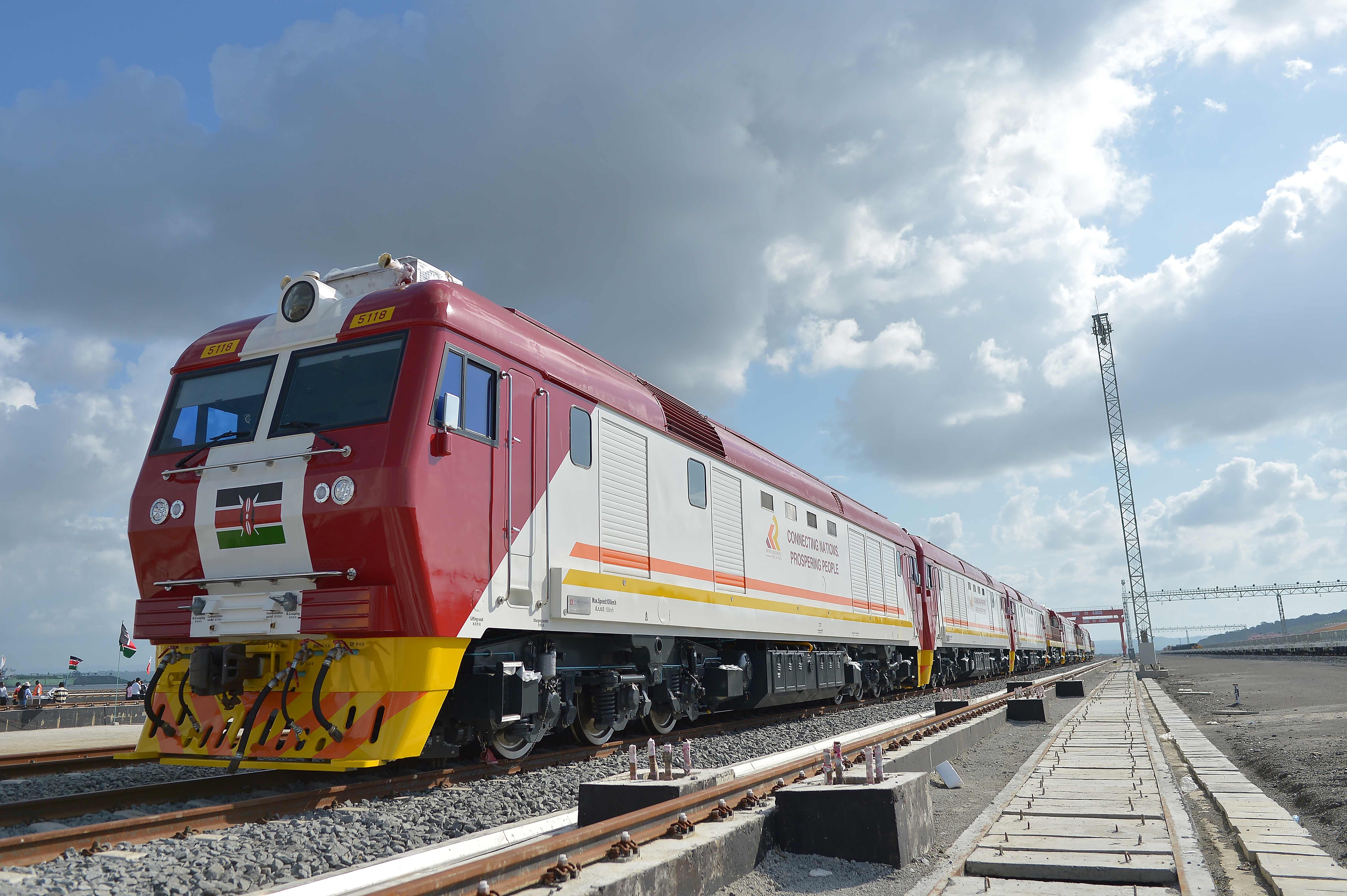 當地時間2017年5月30日，肯尼亞蒙巴薩，連接肯尼亞港口城市蒙巴薩和首都內羅畢的蒙內鐵路正式竣工通車。