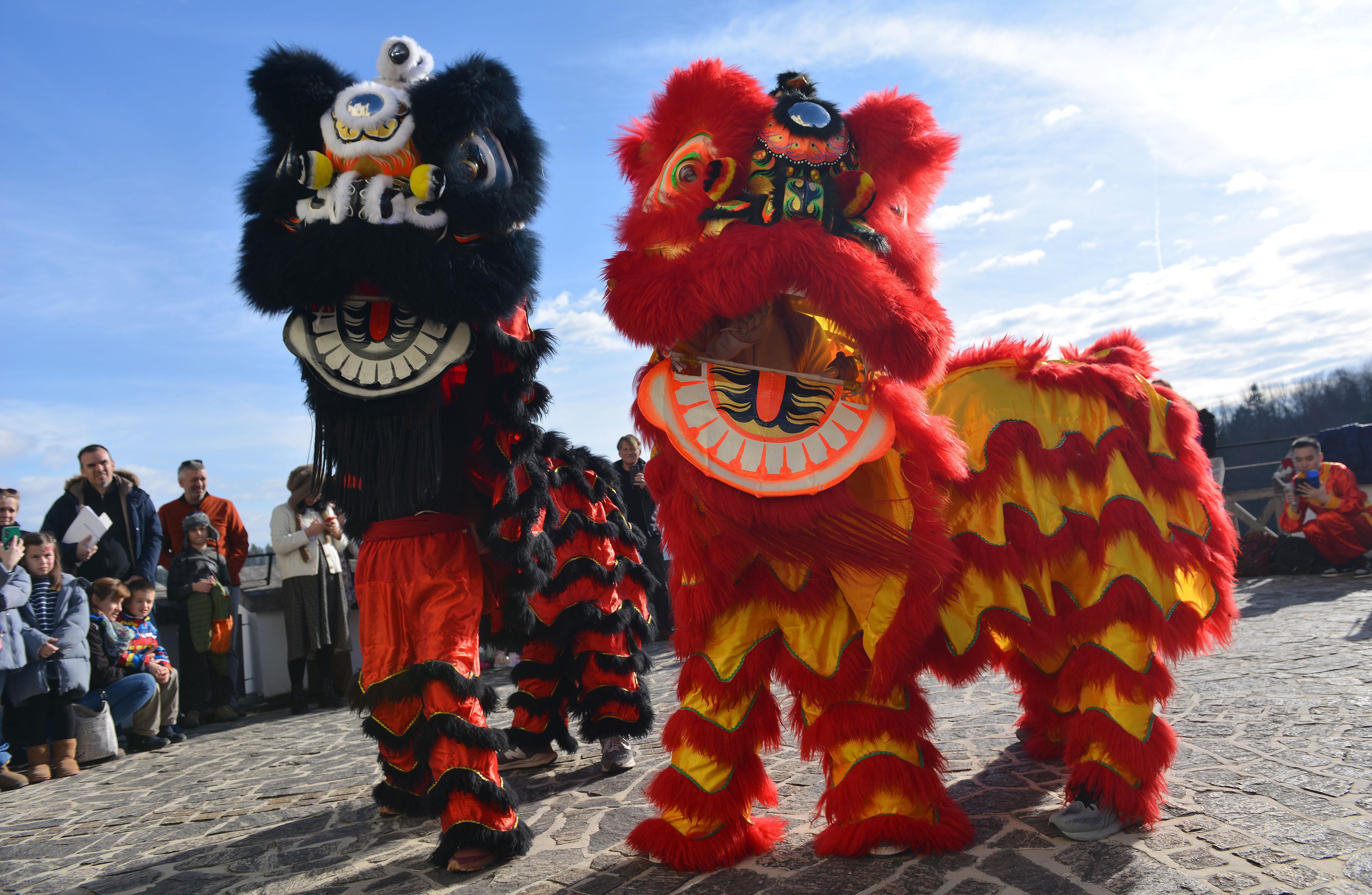 △當地時間2024年2月4日,克羅地亞克拉皮納,薩格勒布大學孔子學院舉辦一系列活動,迎接中國農歷龍年春節。