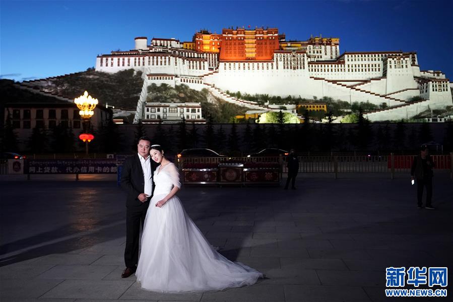 (新華視界)(3)布達拉宮夜色