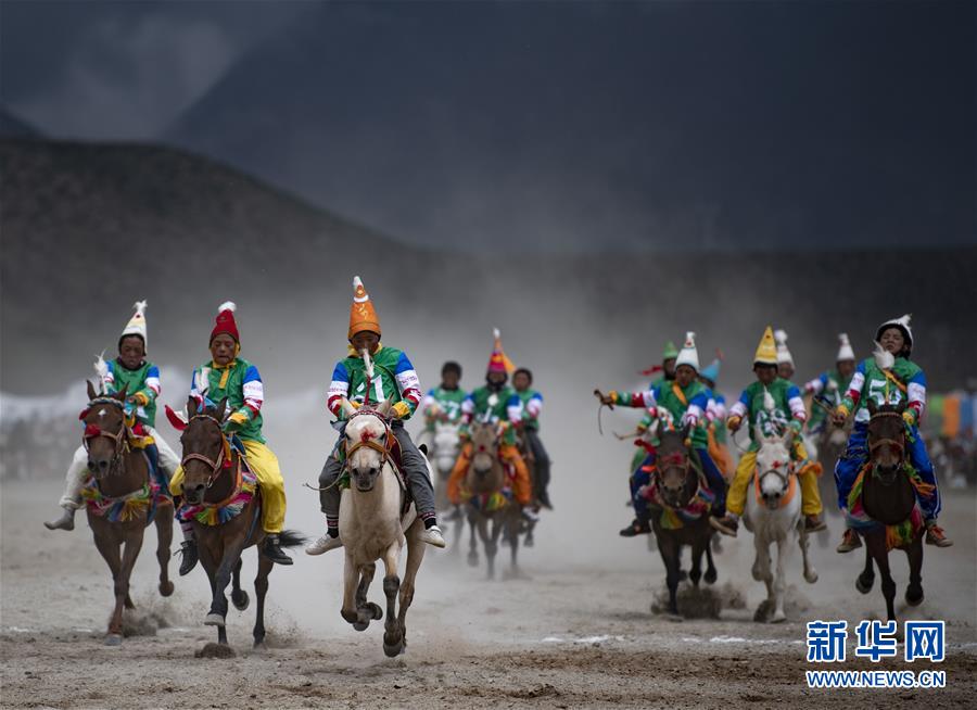 (體育)(3)西藏當雄:云端賽馬