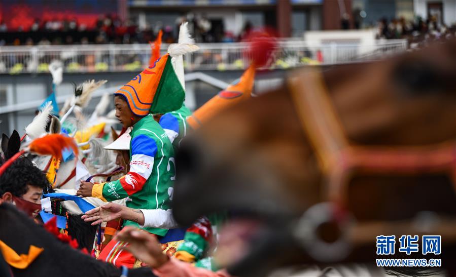 (體育)(9)西藏當雄:云端賽馬