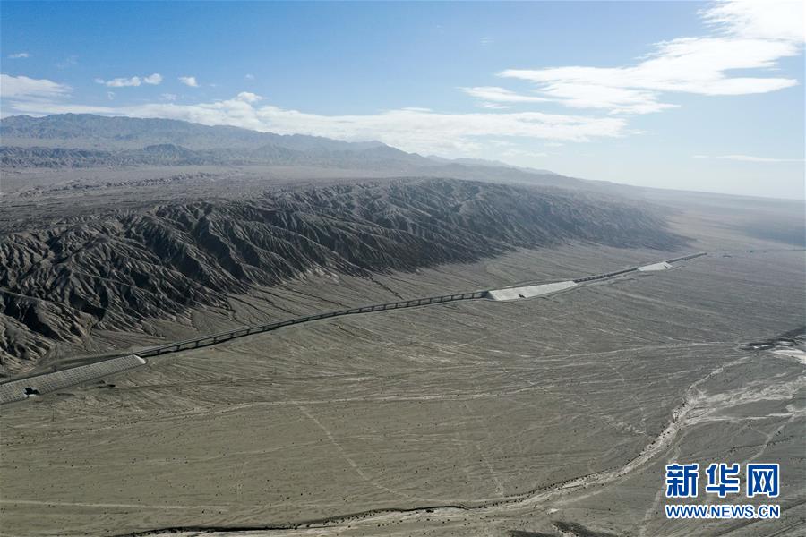 (經濟)(8)格庫鐵路全線鋪通 新疆青海兩段鐵路順利接軌