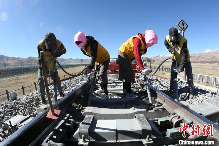 堅守在海拔4300多米的“天路保健醫生”