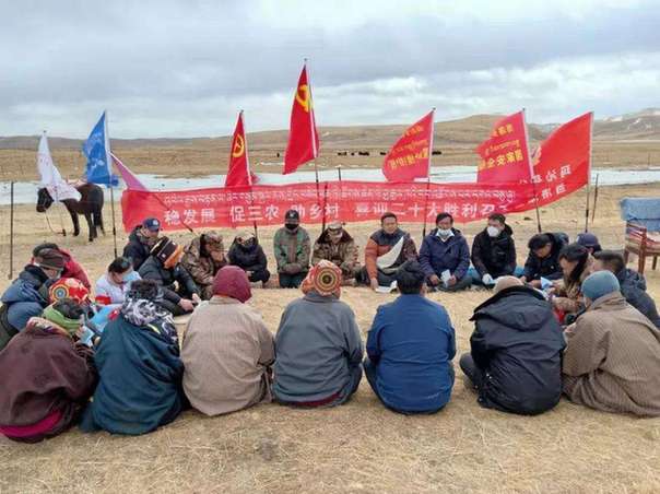 青海瑪沁:馬背宣講隊助推“1號”文件入腦走心