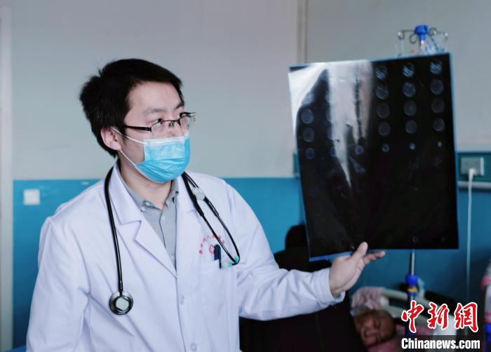 上海援青醫生邱筱煒：“好曼巴”讓高原牧區群眾“心”安