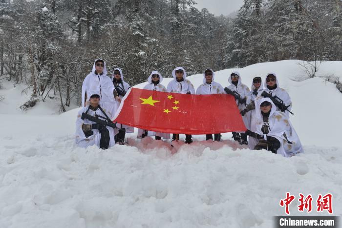 圖為主權宣誓。　楊靜 攝