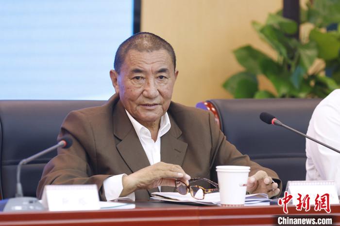 5月19日,由中國人權研究會、中國西藏文化保護與發展協會、中國藏學研究中心主辦的“紀念西藏和平解放70周年國際學術研討會”在北京舉行。西藏自治區政協副主席珠康·土登克珠指出,長期以來,西方敵對勢力和達賴集團完全不顧事實真相,誣蔑造謠西藏“缺乏宗教信仰自由”。事實上,在西藏,寺院受到有效保護,廣大信教群眾的宗教信仰得到尊重,僧侶的宗教活動有序進行,宗教信仰自由政策在西藏得到全面、正確的貫徹執行。 <a target='_blank' ></p><p align=