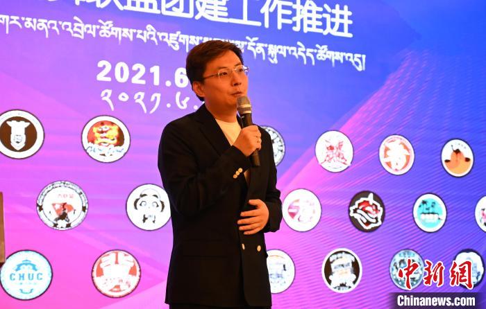 圖為中國舞蹈家協(xié)會街舞委員會常務(wù)副主任、秘書長夏銳致辭。 趙朗 攝