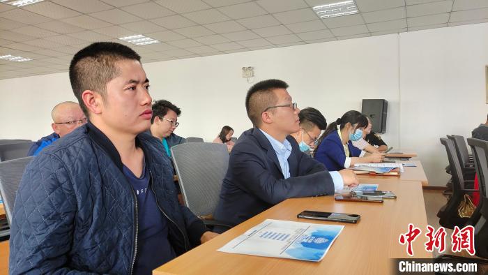 圖為培訓(xùn)會(huì)現(xiàn)場(chǎng)。 貢桑拉姆 攝