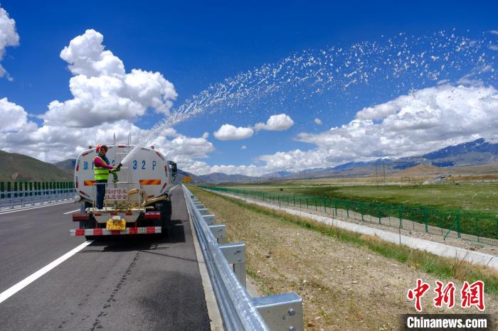 種草比種莊稼難西藏那羊高速環保投入超4億