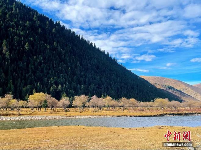 資料圖:西藏類烏齊秋日風(fēng)光。冉文娟 攝