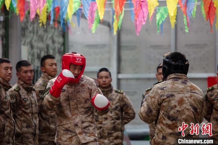 西藏雪域邊關:守在大山深處里的年
