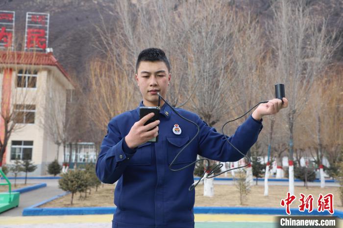 西藏：森林消防為“千里眼”“順風耳”續航