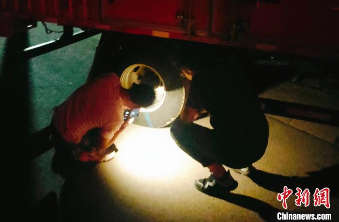 西藏一名基層干部返崗抗疫路:3600公里、歷時100小時