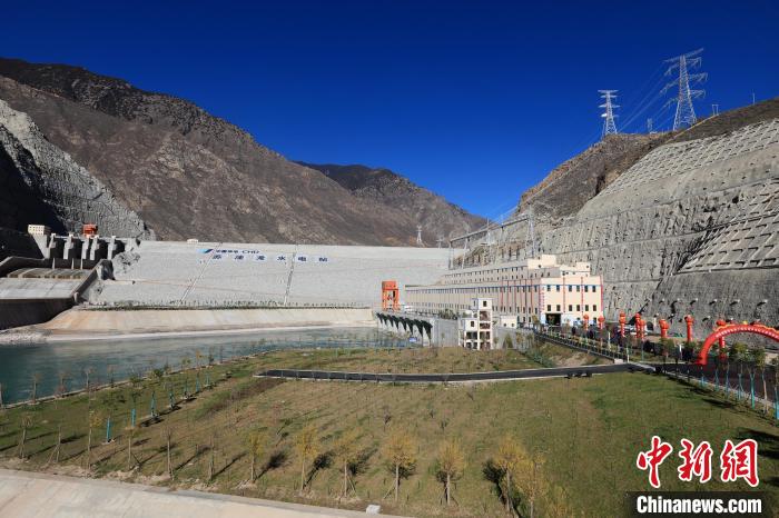 圖為金沙江上游蘇洼龍水電站。 王磊 攝